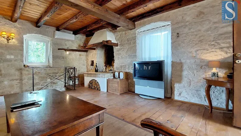 Poreč-Parenzo - casa in pietra in affitto, superficie 83 m2 – 2