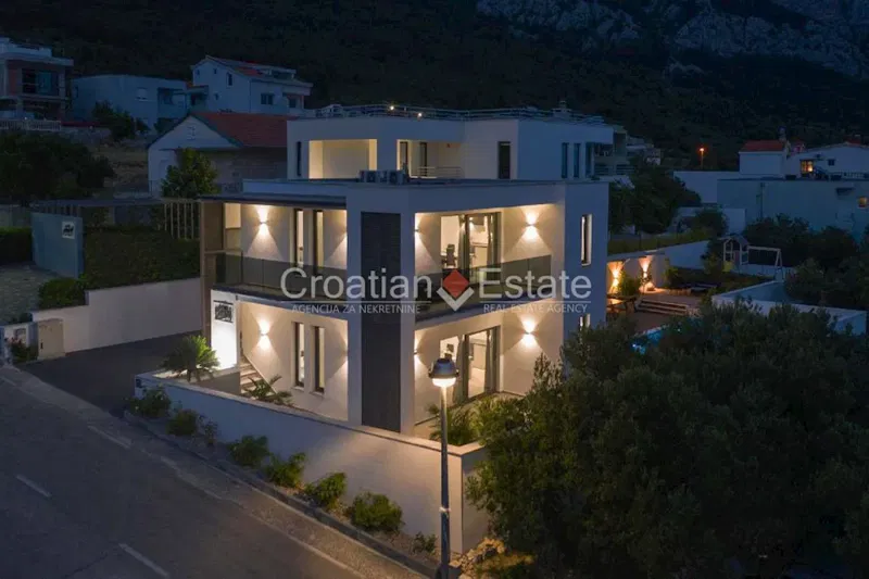 Vila s dvoma bytmi, bazénom a výhľadom na more na predaj – 3