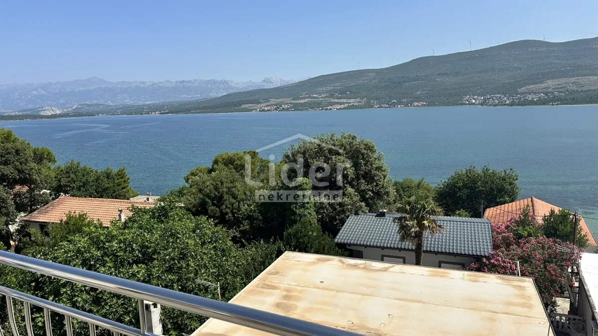 Donji Karin, part of a house with a sea view for sale