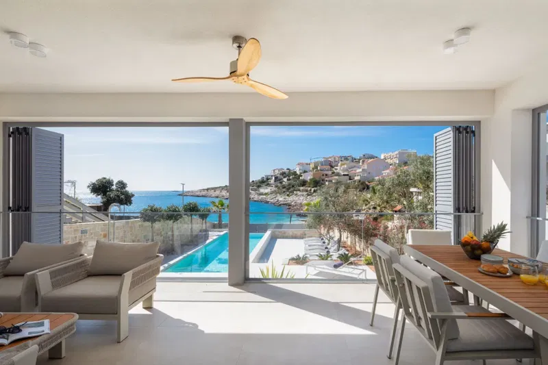 Villa di lusso con piscina in prima fila sul mare – 3