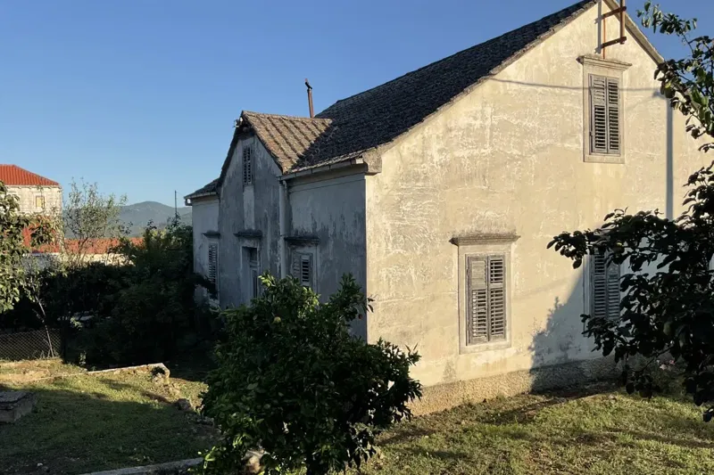 House in a Vineyard Area – 3
