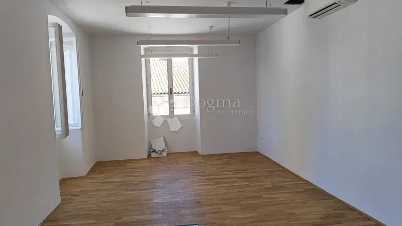 Business premise Centar, Rijeka, 110m2 – 2