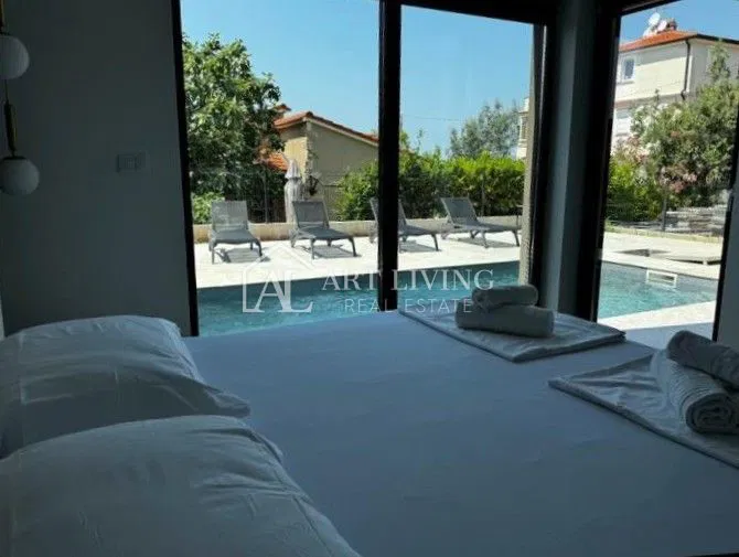Poreč, okolica – Luksuzno stanovanje 93,32 m² z lastnim bazenom – 2