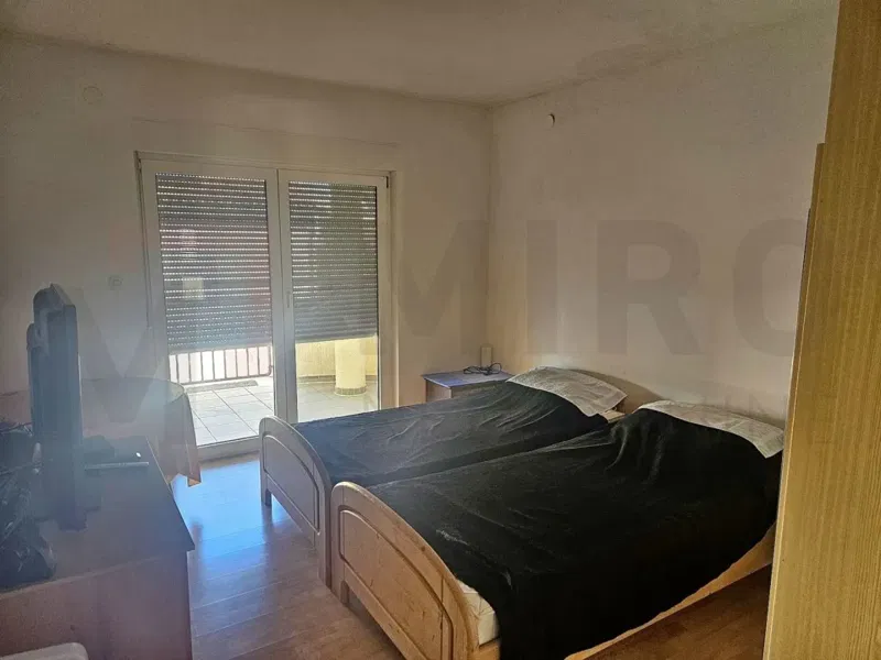 Malinska, surroundings, 3 residential units in a building for sale! – 3