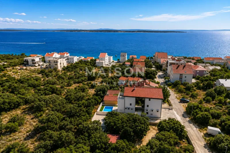 Tágas háromszobás lakás kerttel, 250 m-re a tengertől – Mandre, Pag – 2