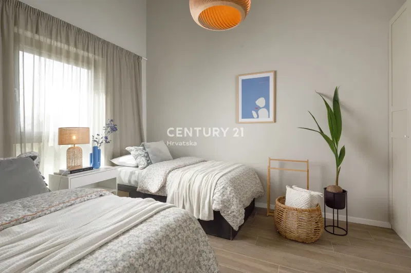 POREČ, TERRACED HOUSE FOR SALE 900 M FROM THE SEA – 2