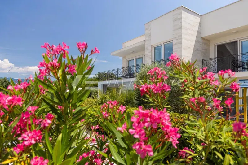 ELEGANTE VILLA MODERNA CON PISCINA E VISTA MARE – 2