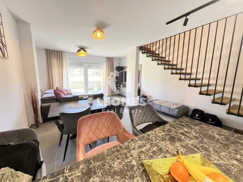 Comfortable three-story apartment with a garden in a quiet location in Novigrad – 2