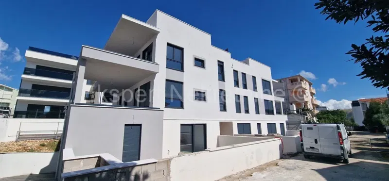 Ciovo, Okrug G, penthouse 85m2 + 40m2 roof terrace + 25m2 swimming pool on the terrace – 3