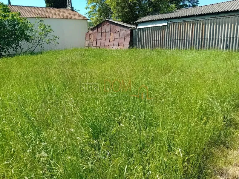 - Građevinsko zemljište 453 m2, Oprtalj -