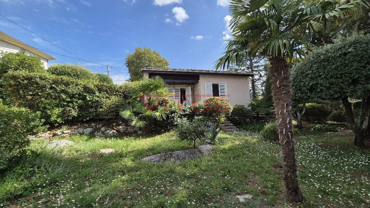 Samostojeća kuća na jedinstvenoj lokaciji, prvi red do mora (k1102)