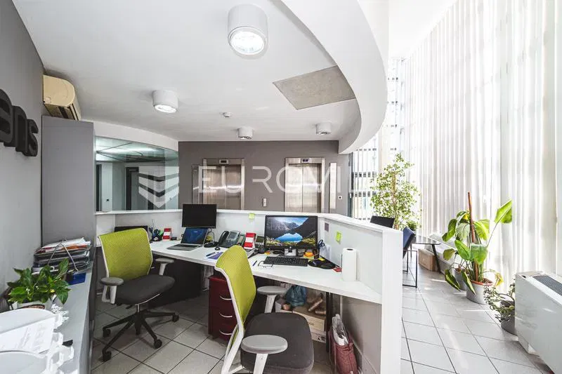 Zagreb, Borongaj - Spacious 734 m² Office Space for Lease with Parking and Optional Warehouse Space – 2