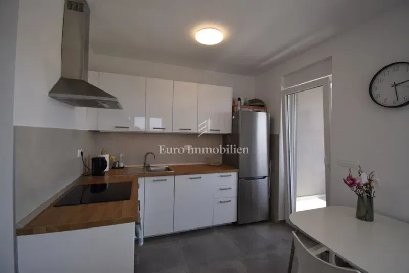 Brodarica – Appartamento al 2° piano con vista mare – 3