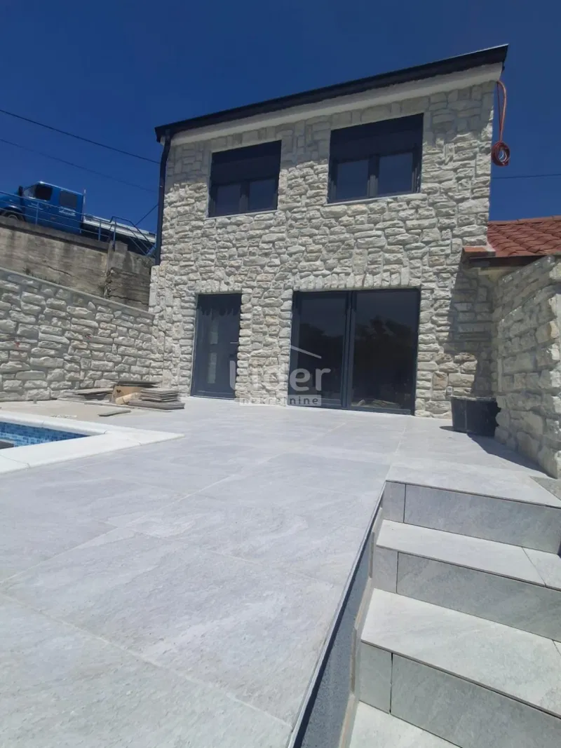 BRIBIR Adaptirana kuća s velikom okućnicom i bazenom – 3