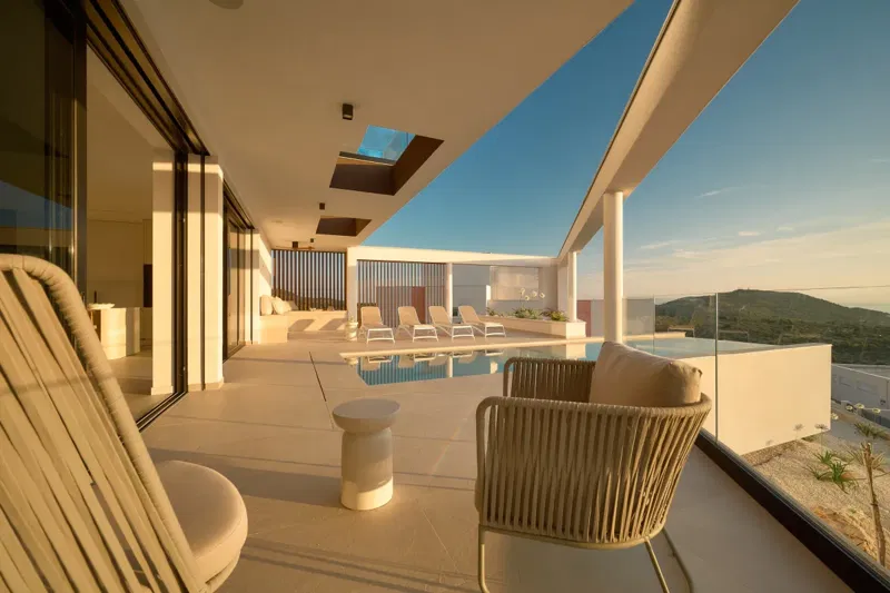 Villa di lusso con vista panoramica sul mare e piscina a sfioro – 3