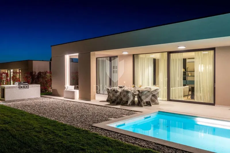 Poreč, Exclusive smart home villa with pool – 3