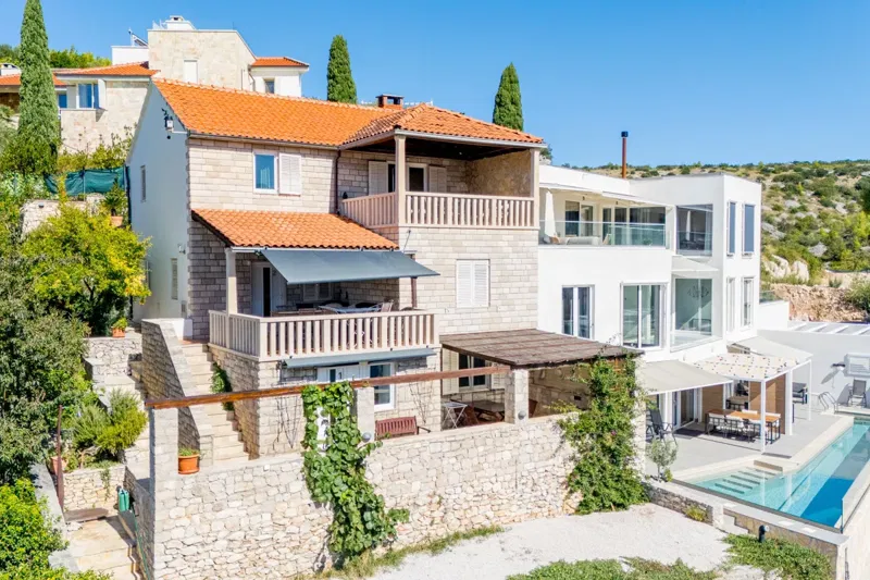 Casa in posizione unica con vista mare – 3