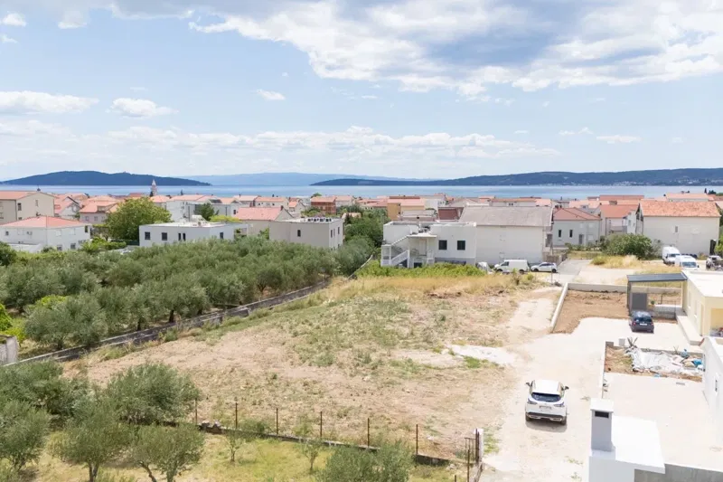 Spacious plot with building permit – 3