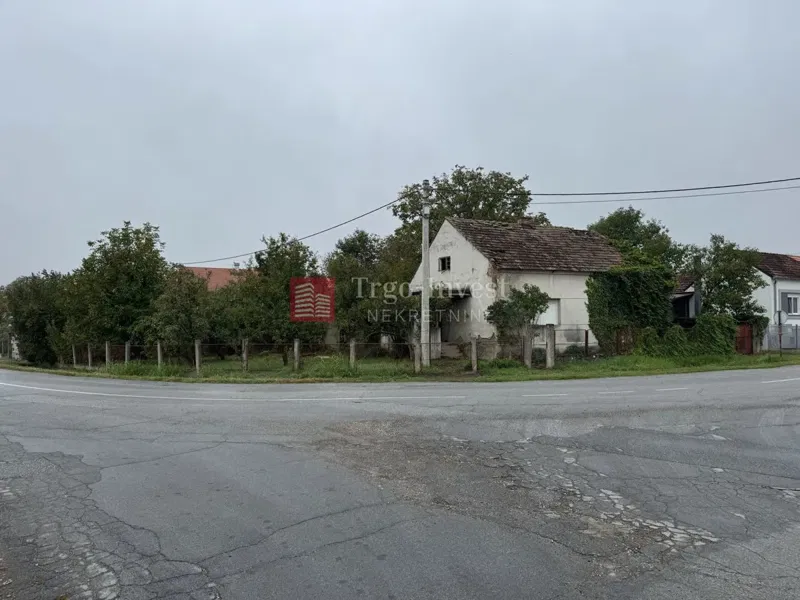 ORIOVAC građevinsko zemljište, 703 m²