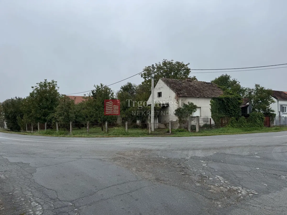 ORIOVAC građevinsko zemljište, 703 m²