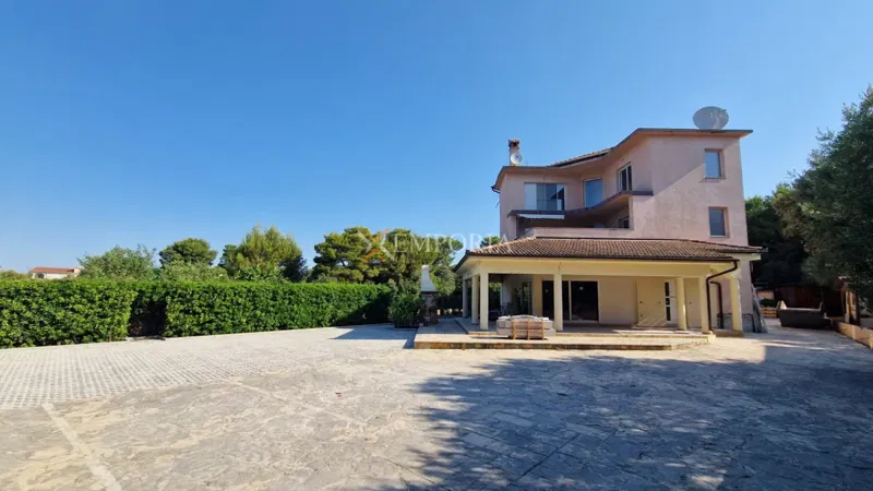 Appartamento ristrutturato con 2 camere e piscina – Pakoštane, a 240 m dal mare – 3