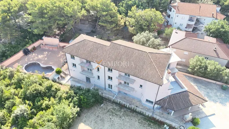 Renovated 1-room apartment with pool – Pakoštane, 240 m from the sea – 2