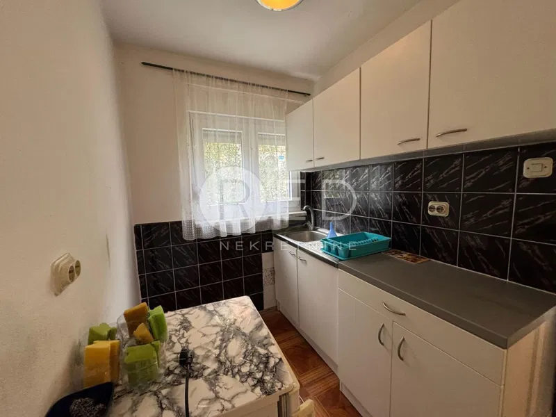 PRODAJA KUĆE/VIKENDICE NA OTOKU VIRU - 4 APARTMANA – 2