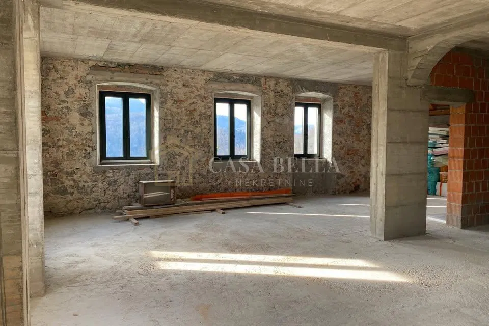 Gorski kotar, 350m2, stara škola, novoadaptirana!