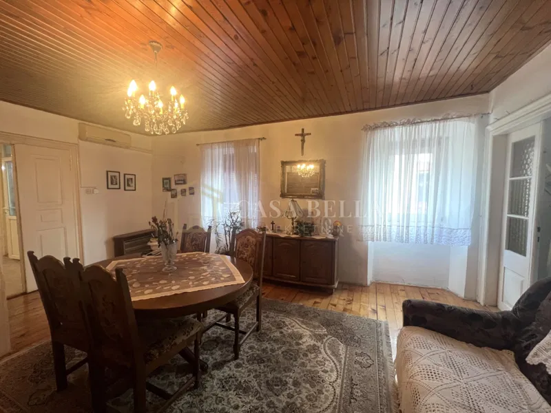 Senj, Centar – Stan za adaptaciju, prvi red do mora – 3