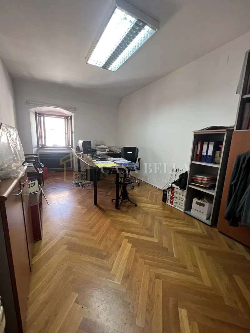 RIJEKA-ŠETNICA KORZA- POSLOVNI PROSTOR, 73,09m2, 3S – 2