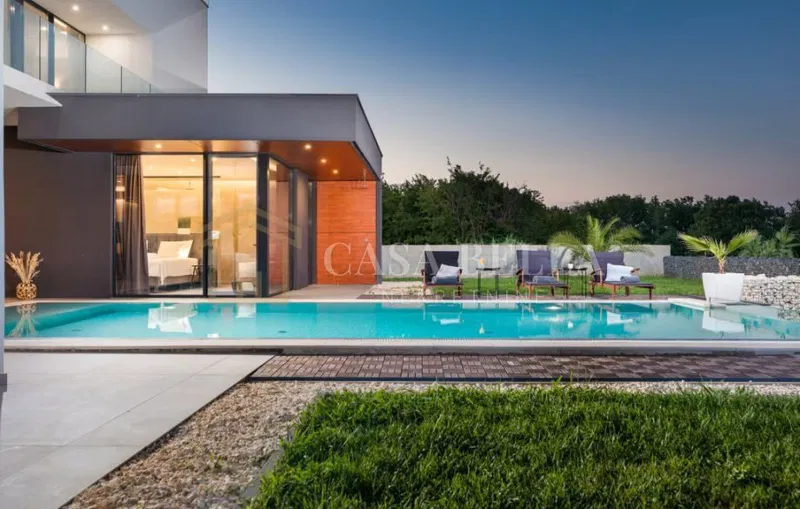 LIŽNJAN -ATRAKTIVNA VILLA 497.52 M2 NA SAMO 480 M OD MORA – 2