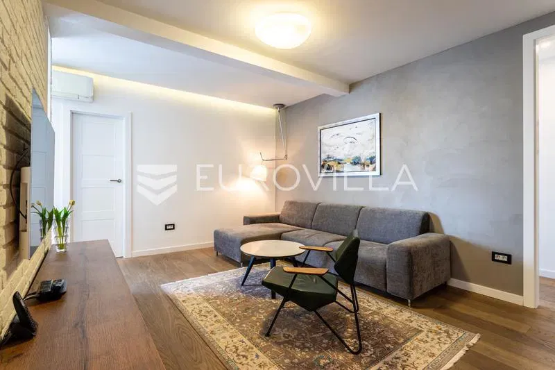 Split, city center, three-bedroom apartment with double garage – 3