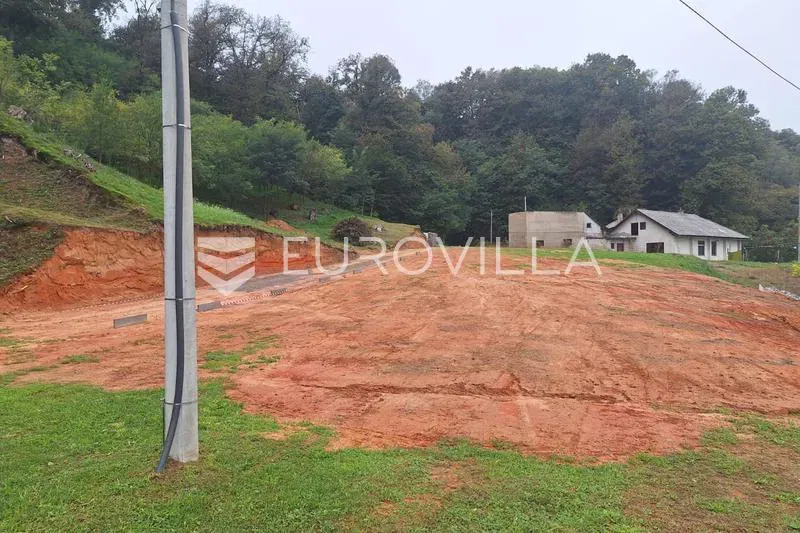 Terreno Karlovac – 2
