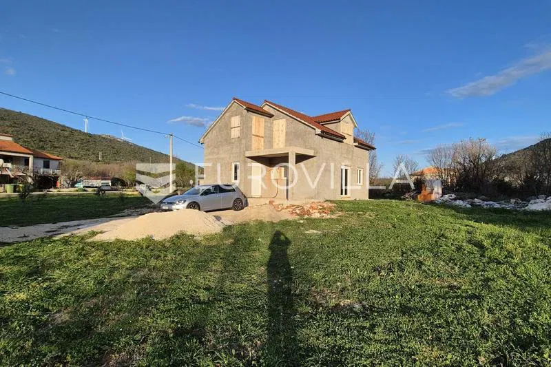 Šibenik, Boraja, house under construction on a large plot – 2
