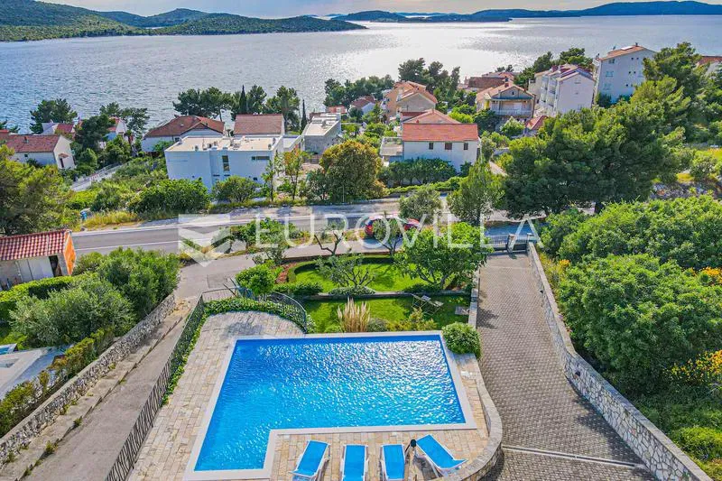 Šibenik, Žaborić, beautiful house with a swimming pool and panoramic sea view, 438 m² – 3