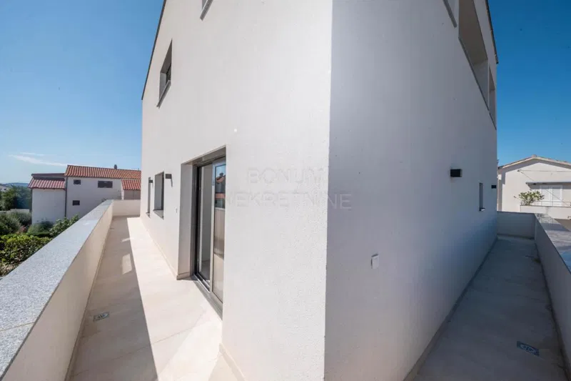 Odlično stanovanje na mirni lokaciji, Vodice – 3