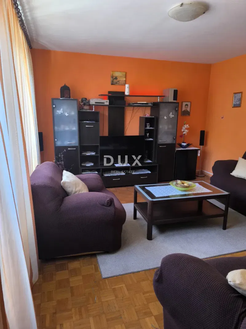 ISTRIA, PULA - 3 bedrooms + living room apartment in the center with parking 83 m2 – 3