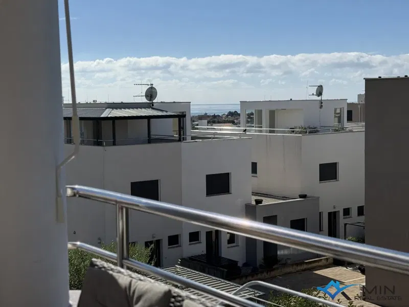 Spazioso appartamento con vista mare a Cittanova – 3