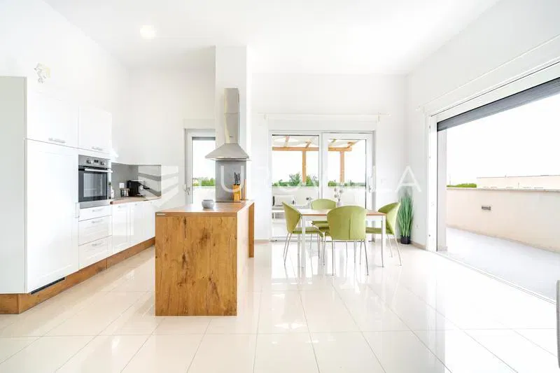 Zadar, Privlaka - modern two-bedroom penthouse with a spacious terrace and sea view – 2