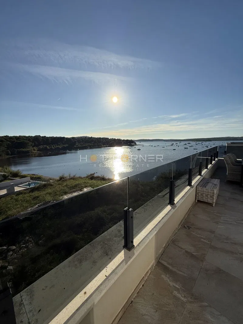 Medulin, penthouse, 1. vrsta ob morju, odprt pogled na morje – 2