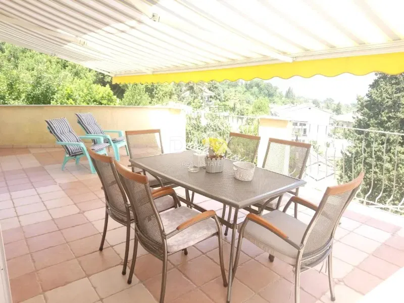 ABBAZIA, CENTRO - affitto a lungo termine con vista mare, parcheggio, centro di Opatija – 2