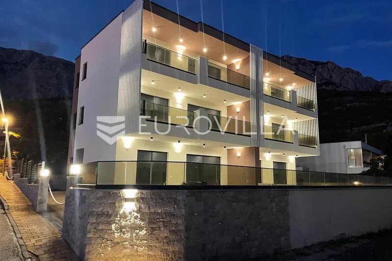 Promajna, luksuzna dvojna kuća s pogledom na more, blizu centra i plaže