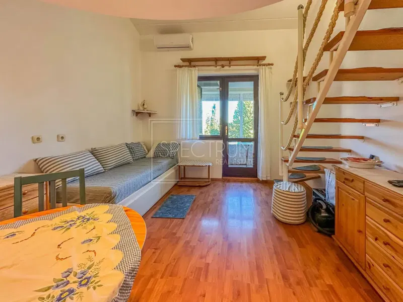 Poreč area, two-storey apartment 350 m from the sea – 3