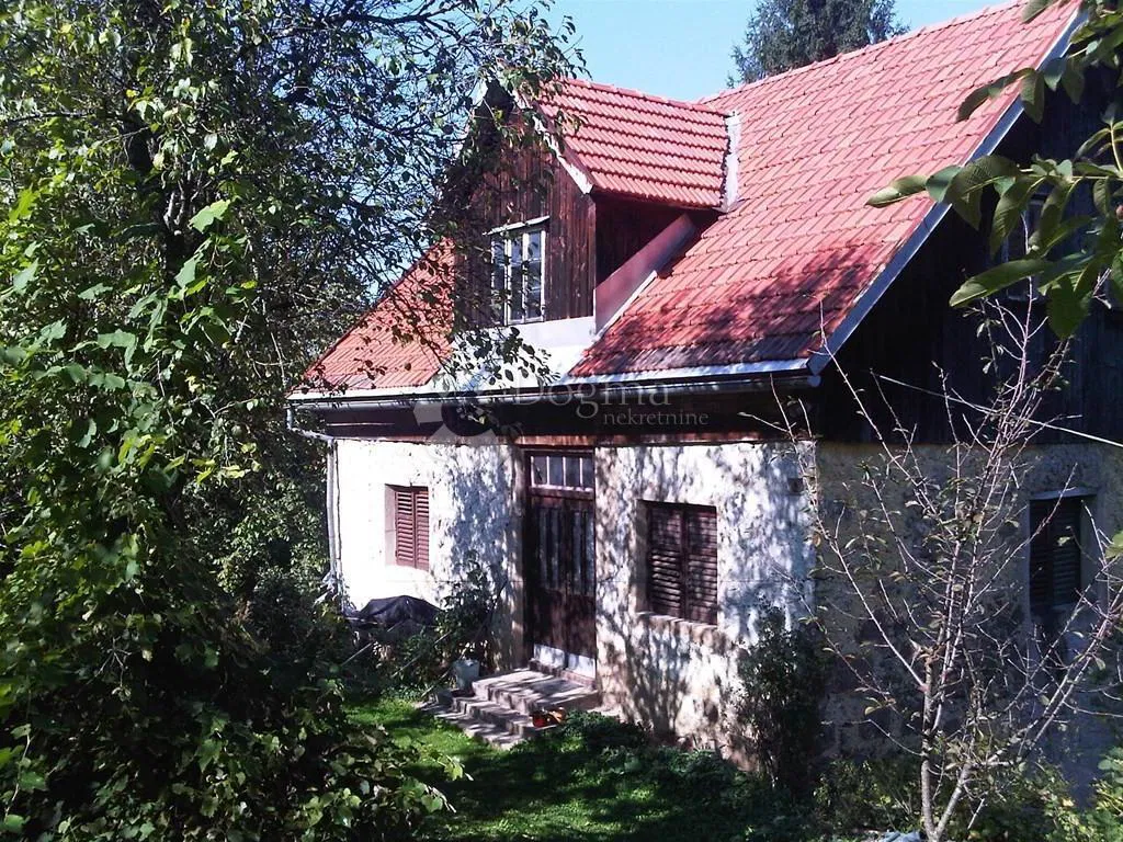 Veliko imanje s kućom u srcu Gorskog kotara - 33 759 m2