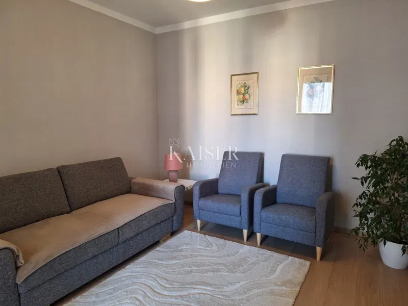 Istria, Umago - pratico appartamento in centro, 56m2 – 2
