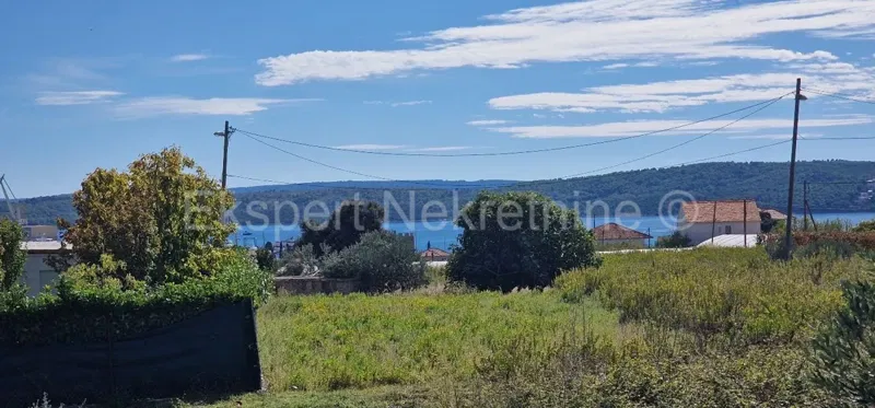 Seget Donji, Baugrundstück 1215 m2, ideal für den Wohnbau