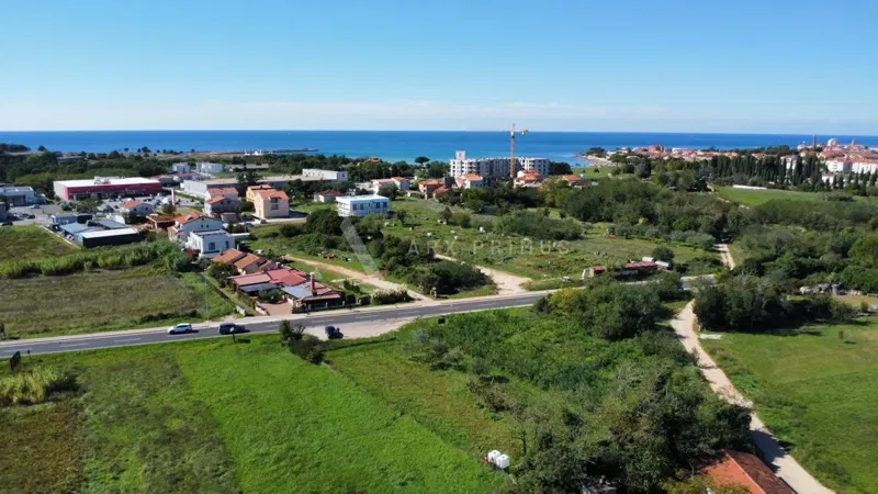 Großzügiges Baugrundstück, Umag