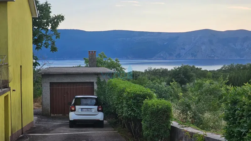 Krk Island, town of Krk, wider surroundings, building land 980m2 with a 110m2 structure, sea view, for sale – 3