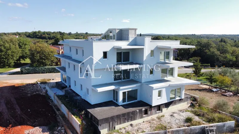 Umag, okolica - moderan stan u prizemlju s 3 spavaće sobe, NOVOGRADNJA – 2