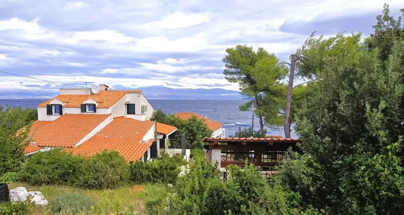 Šolta island - detached house 2nd row from the sea, on a 1,744 sqm plot – 2